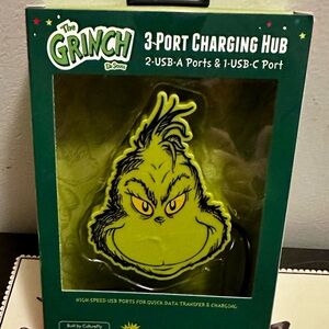 The Grinch 3-Port Charging Hub - Green